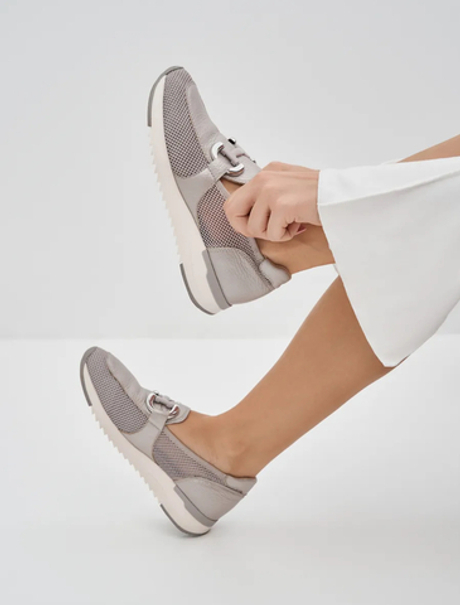 Кроссовки Caprice из натуральной оленьей кожи