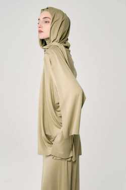 Лонгслив с капюшоном хаки