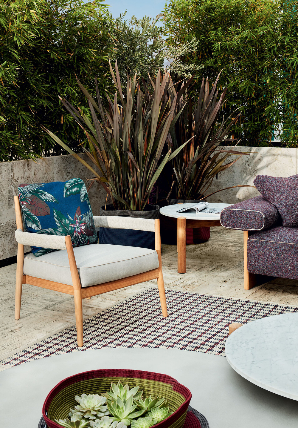 Кресло Cassina DINE OUT ARMCHAIR