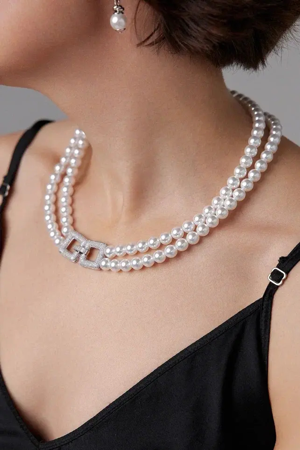 Колье "Эмили" белый жемчуг с серебряной застежкой из кубических микроцирконов