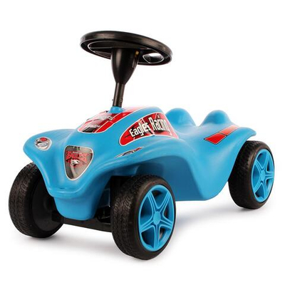 Пластмассовая игрушечная машина для детей "Толокар"
