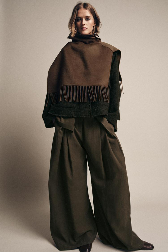 ZARA КОРОТКАЯ НАКИДКА ИЗ ШЕРСТИ С БАХРОМОЙ, СВЕТЛО-КОРИЧНЕВЫЙ