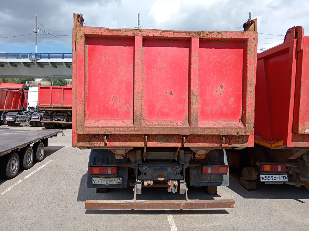 МАЗ 6501* 6x4 Самосвал 650128-8520-000 (Дизельный, 11,6 л, 423 л.с., МТ)