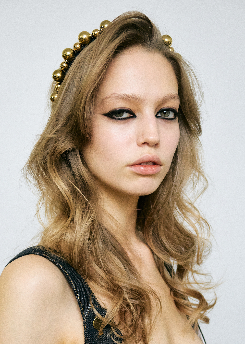 Ободок с разными золотыми шарами