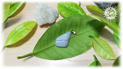 Кулон из голубого агата