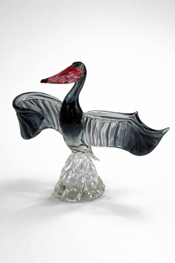 Пеликан с раскрытыми крыльями Нотте-Бореале