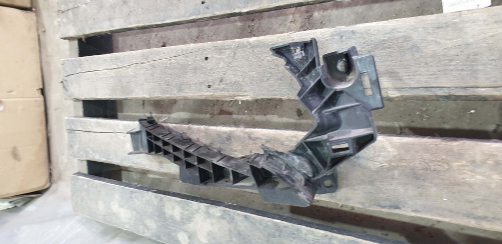 Кронштейн фары правой Honda CR-V 4 (RE, RM) 12-18 Б/У Оригинал 71140T1V