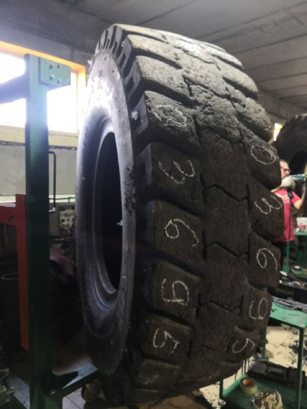 27.00R49 Michelin XDR2 шина б/у
