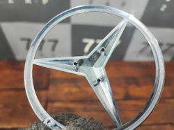 Эмблема крышки багажника Mercedes GLS (X167) 19-нв Б/У Оригинал A1678171300