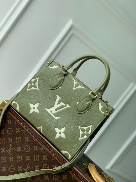 Louis Vuitton Onthego PM