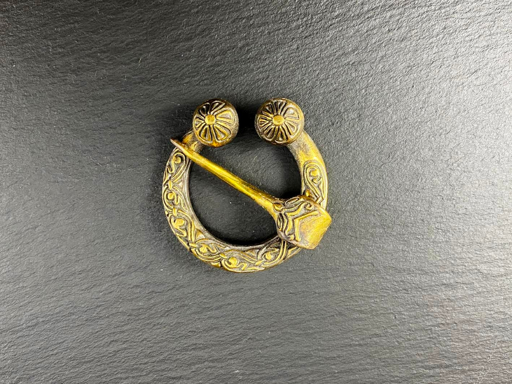 Фибула. Русь 10-11 в.