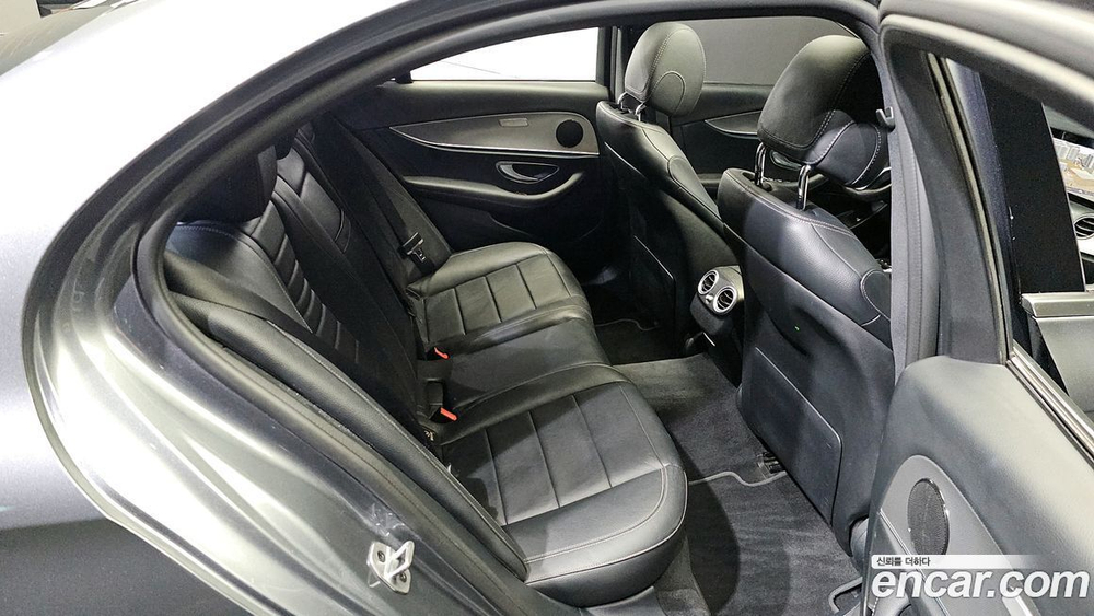 Mercedes-Benz E-Class W213 E300 Avangarde (09.2019)
