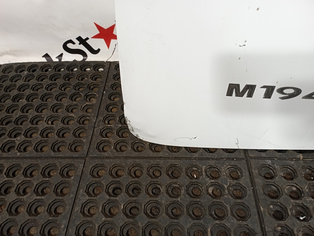 Дверь левая 2022г.