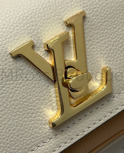 Сумка Lockme Tender Louis Vuitton Quartz