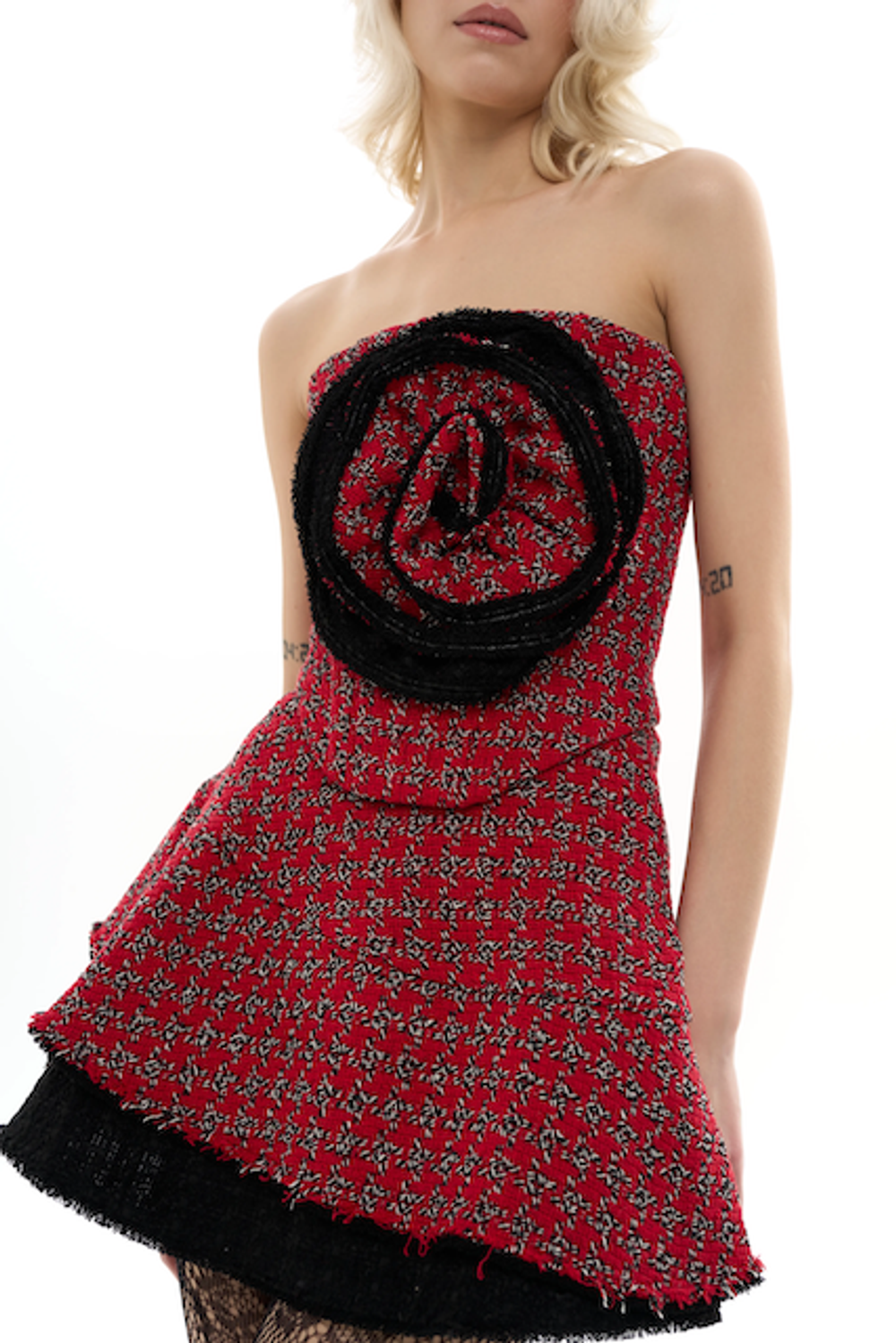 Корсетный топ-бандо с розой