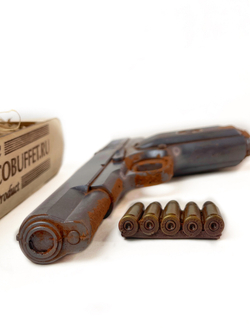 Шоколад фигурный набор № 22 Пистолет и патроны