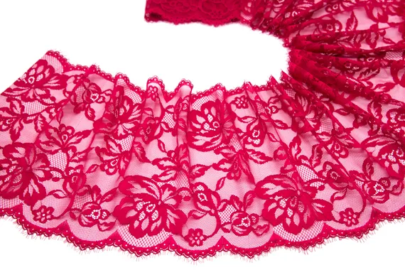 03-203 Кружево эластичные реснички 22 см, красный (ягодный)