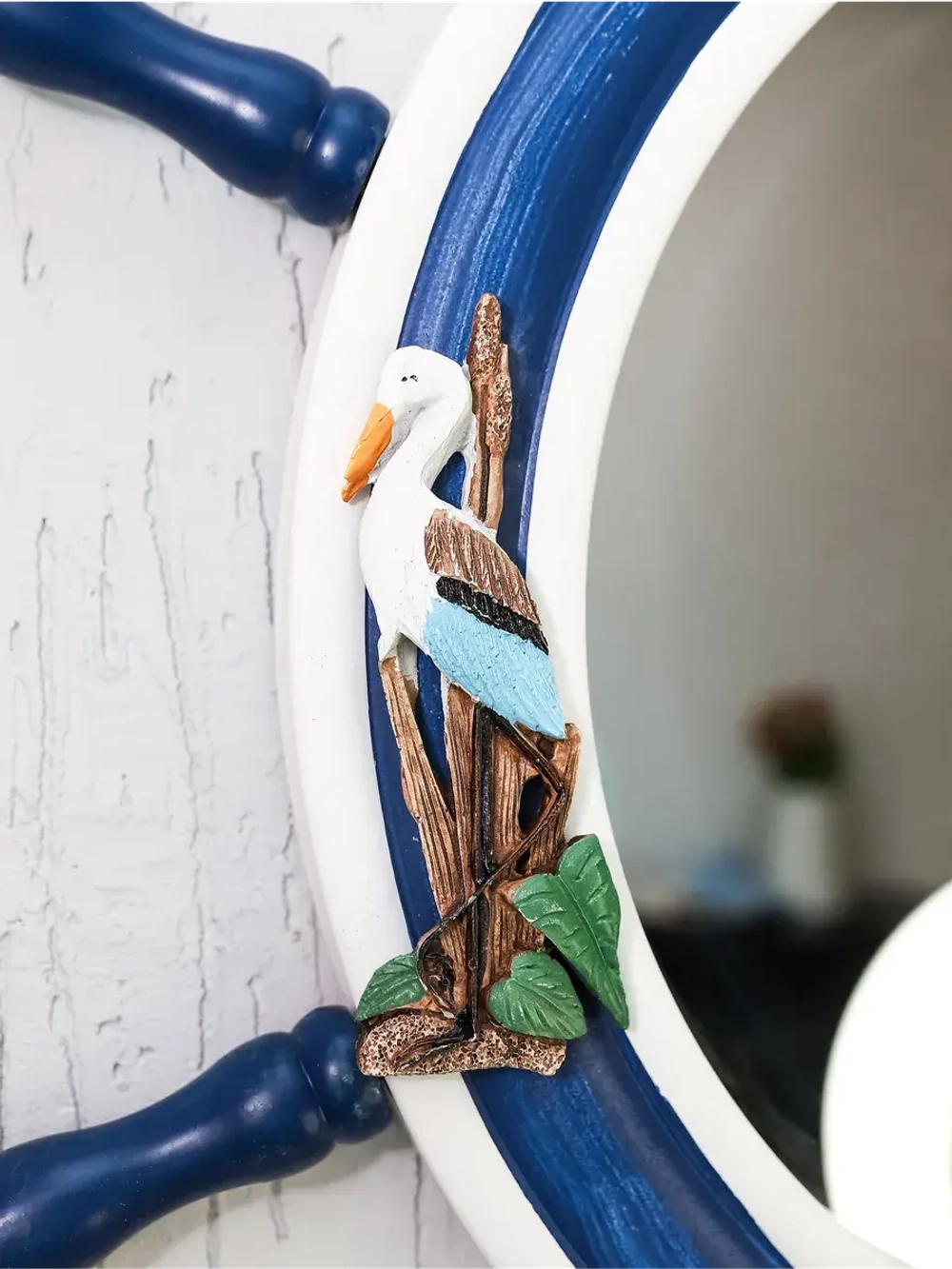 Зеркало настенное 62 см