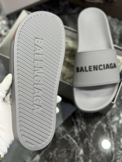 Шлепанцы Balenciaga