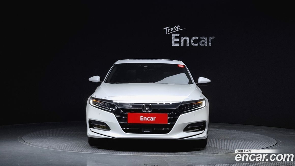 Honda Accord 10 Generation 2.0 Hybrid Touring (09.2020)