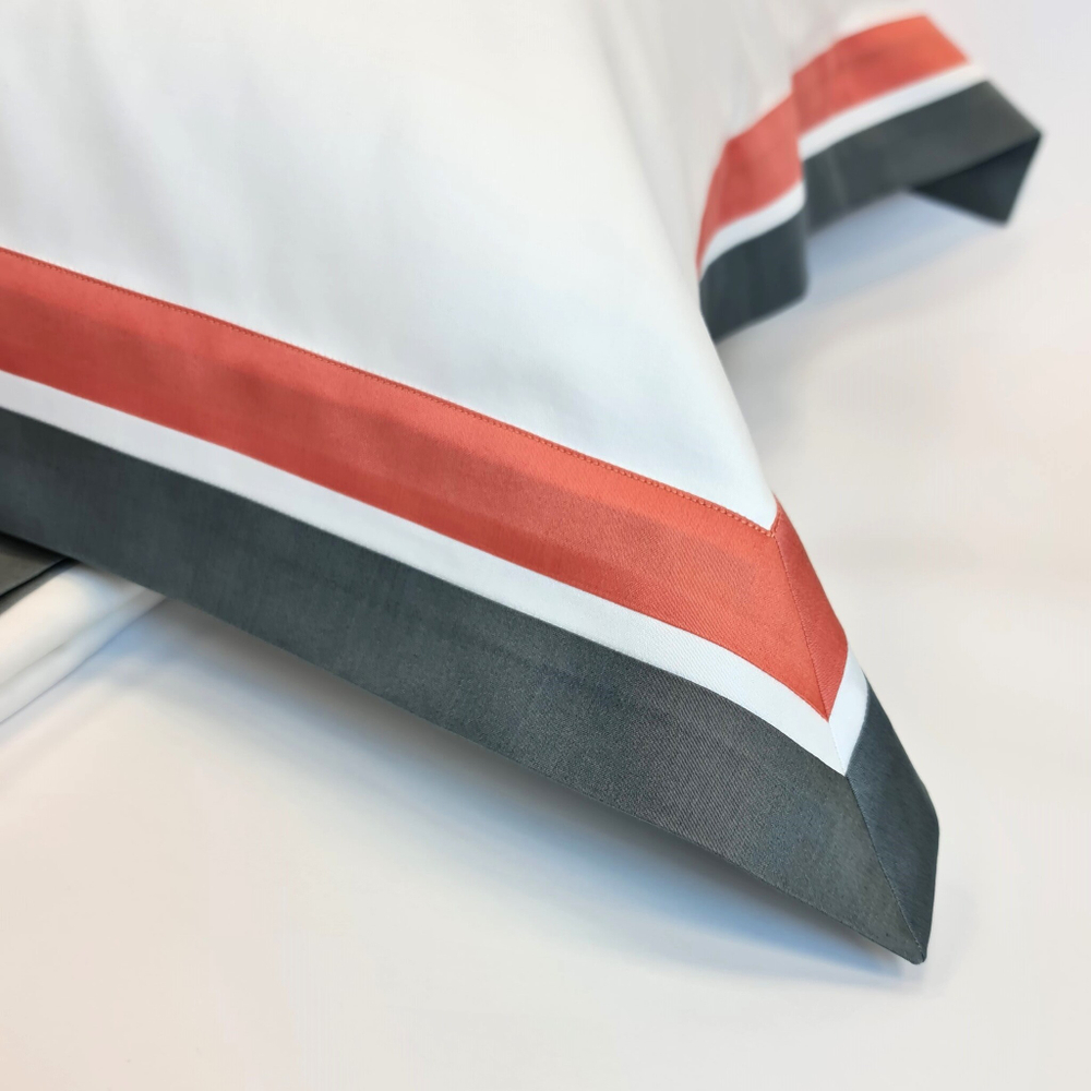 Постельное белье 2 спальное евро Сlaire&Caroll Jacqueline белое с серо-зеленым кантом