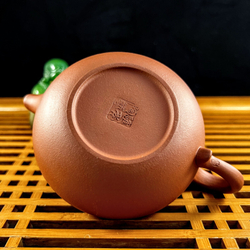 Глиняный чайник "Фан Гу" ручной работы 200 мл