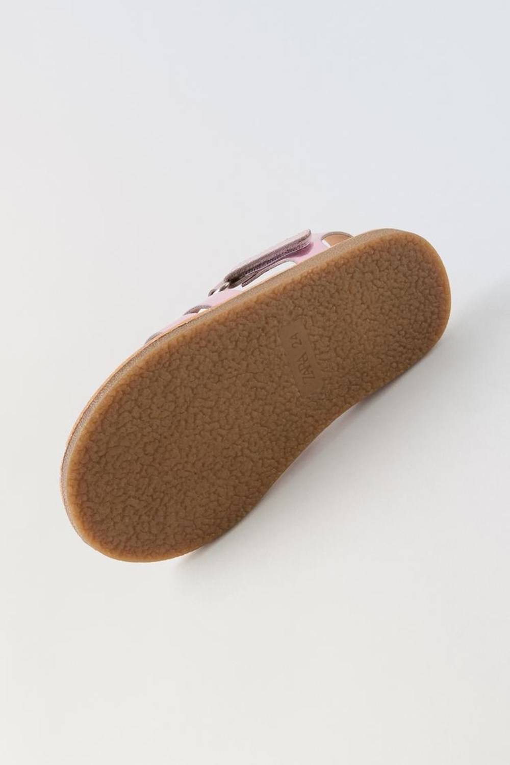 ZARA САНДАЛИИ С МЕТАЛЛИЗИРОВАННОЙ ОТДЕЛКОЙ, РОЗОВЫЙ