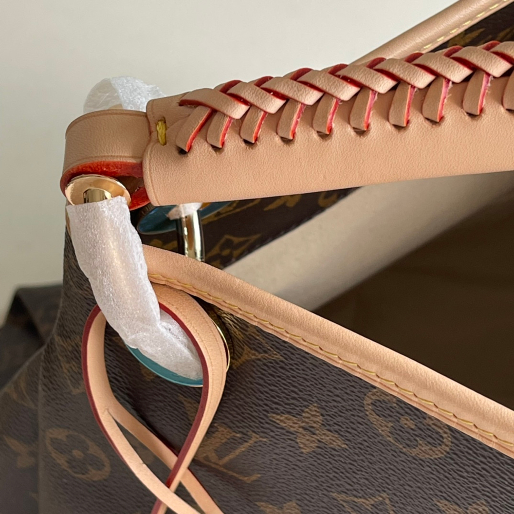 Louis Vuitton Artsy MM