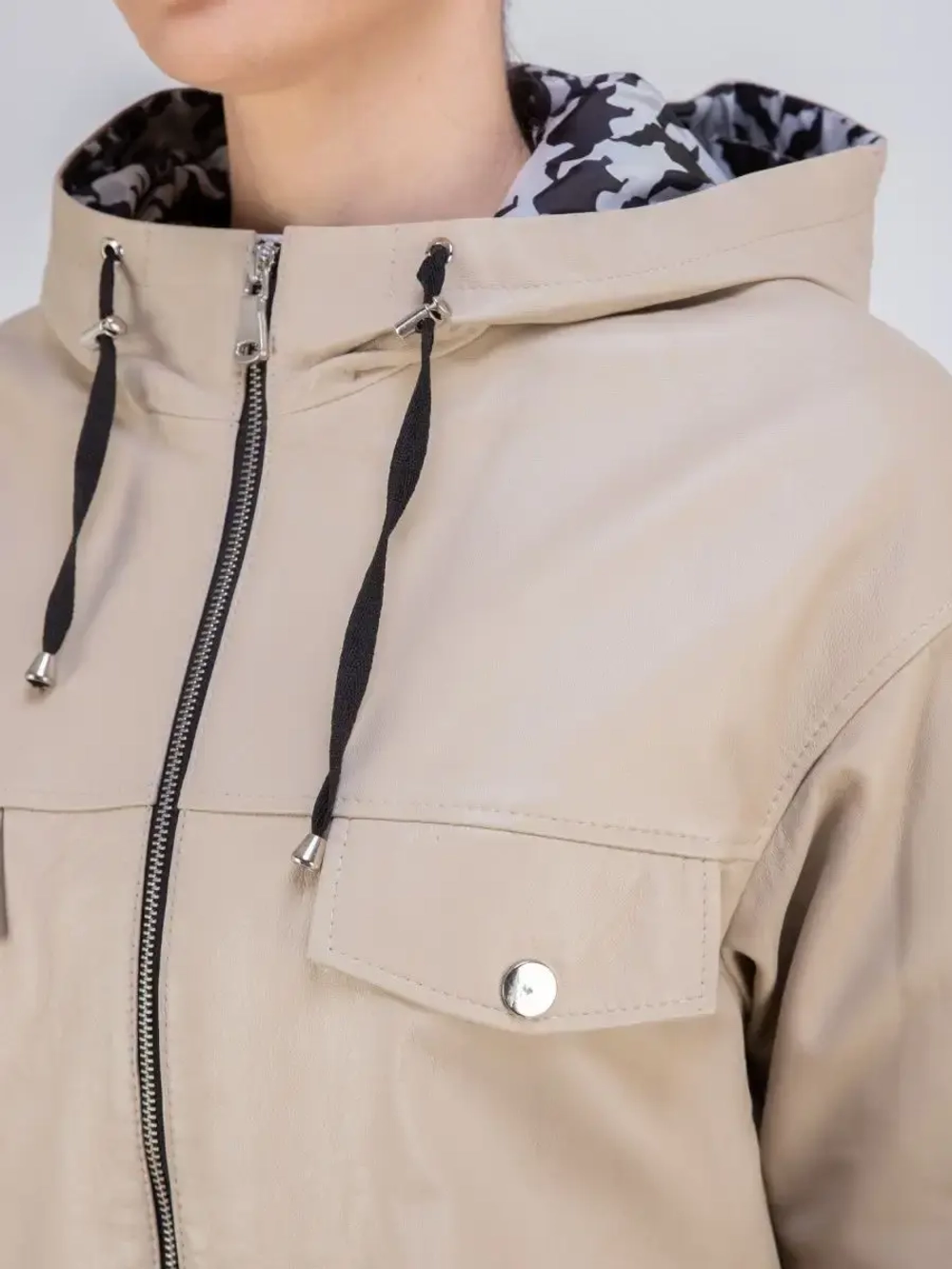 Куртка женская из натуральной кожи с капюшоном Турция