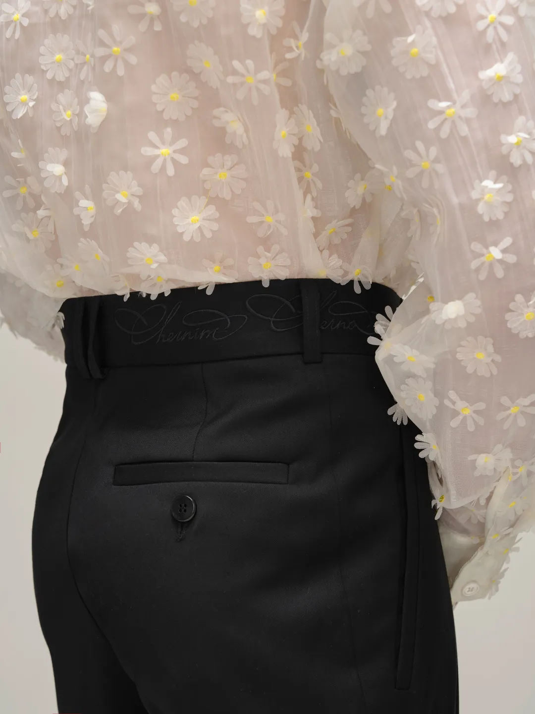 Черные брюки 