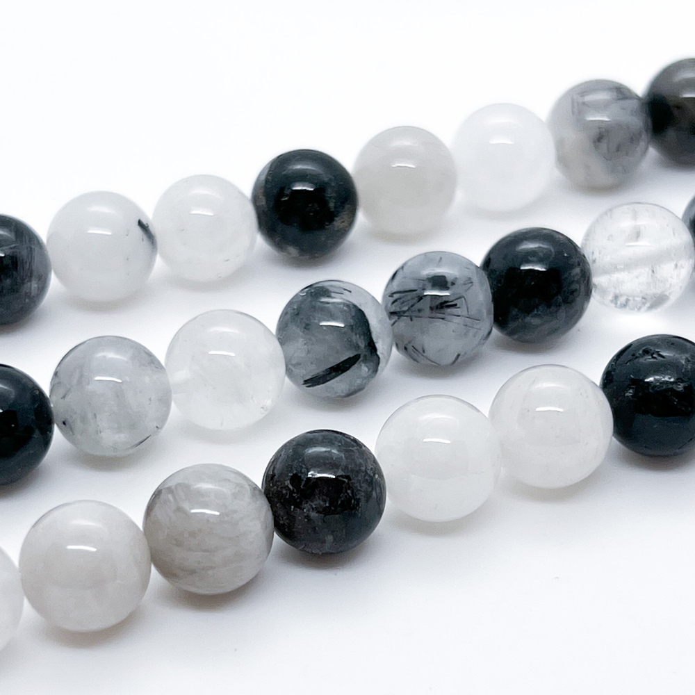 Кварц с шерлом бусины, диаметр 10,2-10,3 мм, цена за 9 шт (1/4 нити)