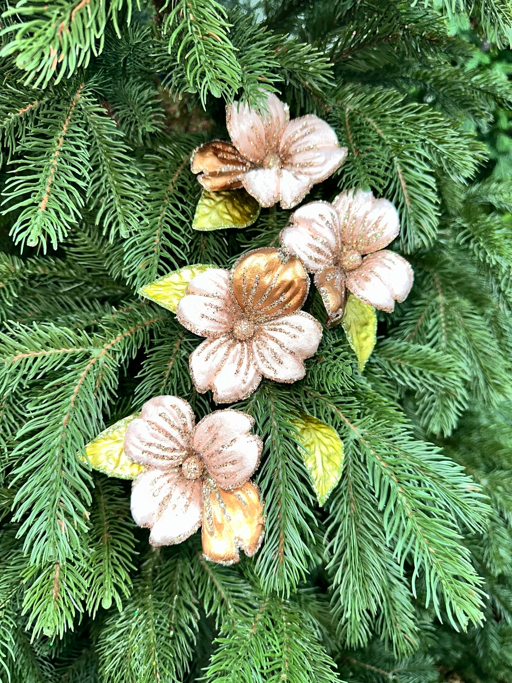 Веточка кизила 53см ChristmasDeLuxe premium collection светло-коричневая