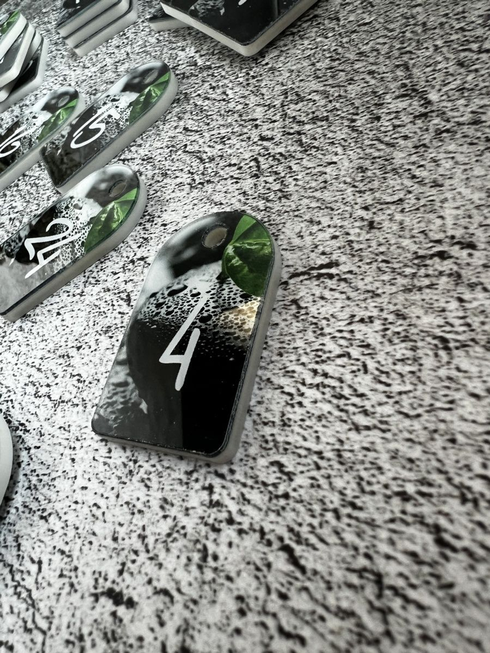 Номерки для ключей акрил 3х5 см