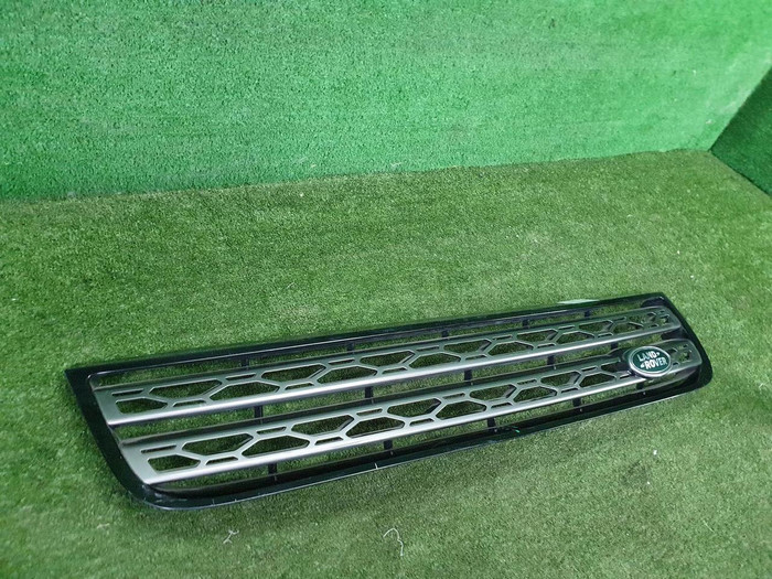 Решетка радиатора Land-Rover Discovery 5 (2016-2021)