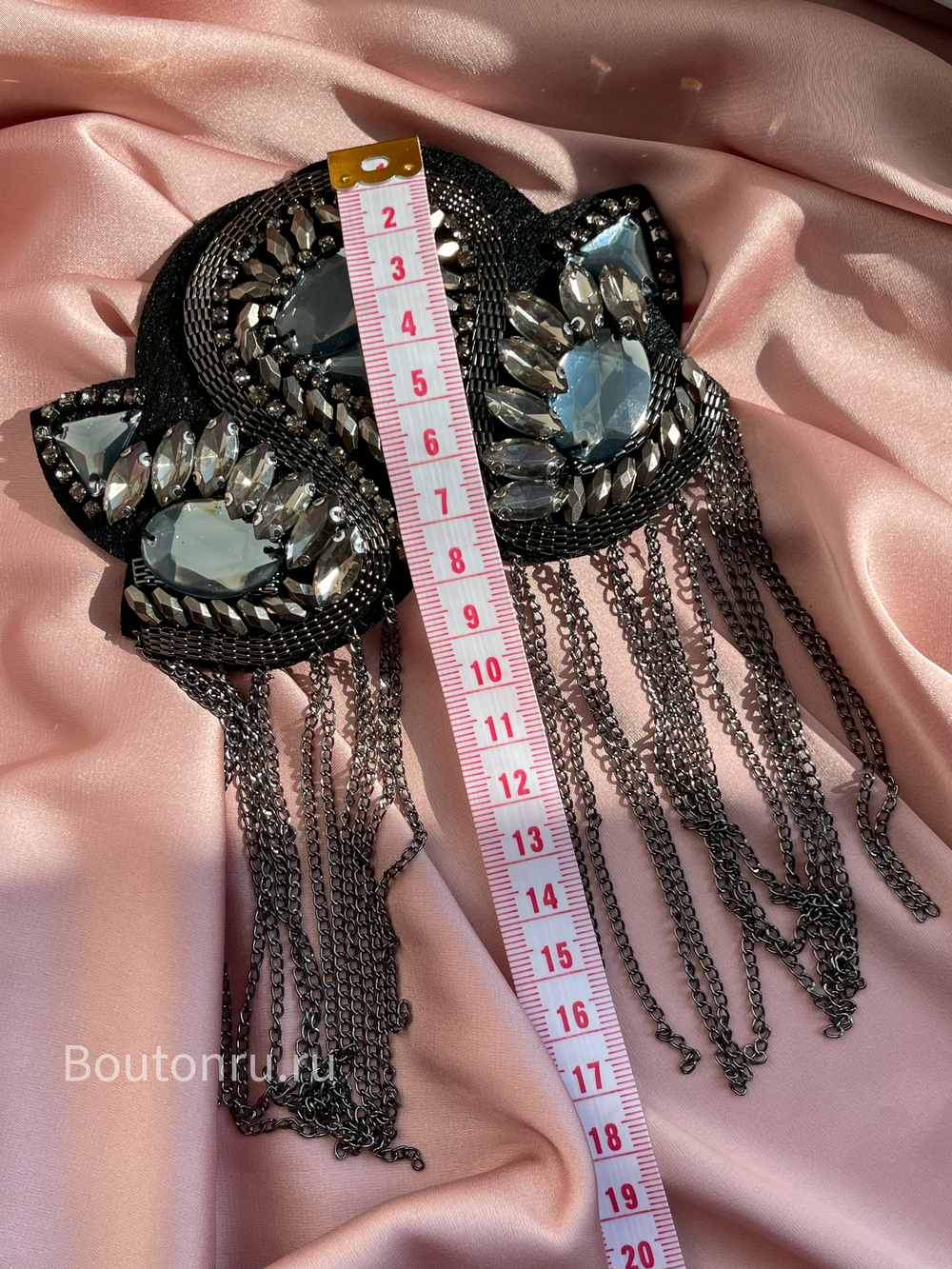 Эполет (наплечник декоративный) черный со стразами 12х7,5 см