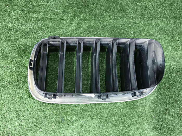 Решетка радиатора правая BMW X5 F15 X6 F16 (2013-2018)