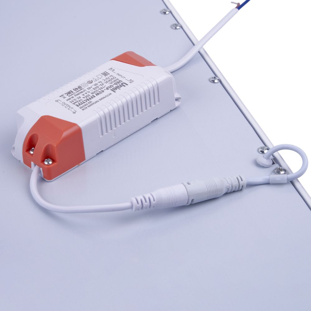 ULP-6060-42W-DW EFFECTIVE SILVER Светильник светодиодный потолочный встраиваемый. Дневной свет 6500K. Корпус серебристый. В комплекте с и-п. ТМ Uniel.