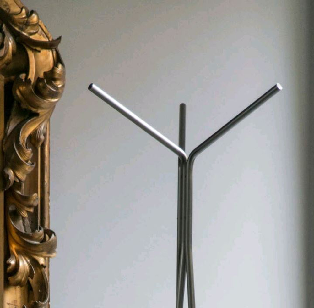 Вешалка стальная V31