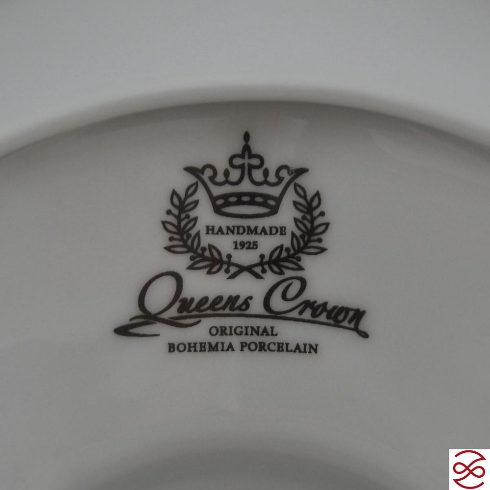 Блюдо квадратное на ножке Queen's Crown Охота красная 32*32 см
