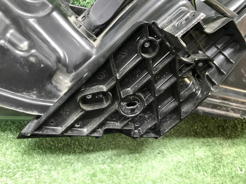 Фара правая Nissan Qashqai j11 17-23 галоген