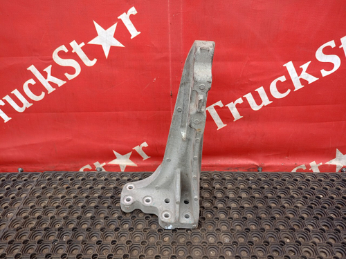 Кронштейн глушителя