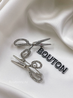 Брошь серебристая "Ножницы" со стразами и жемчугом