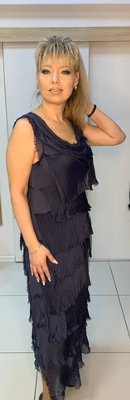 Темно-синее платье-сарафан с шифоновой "рванкой"