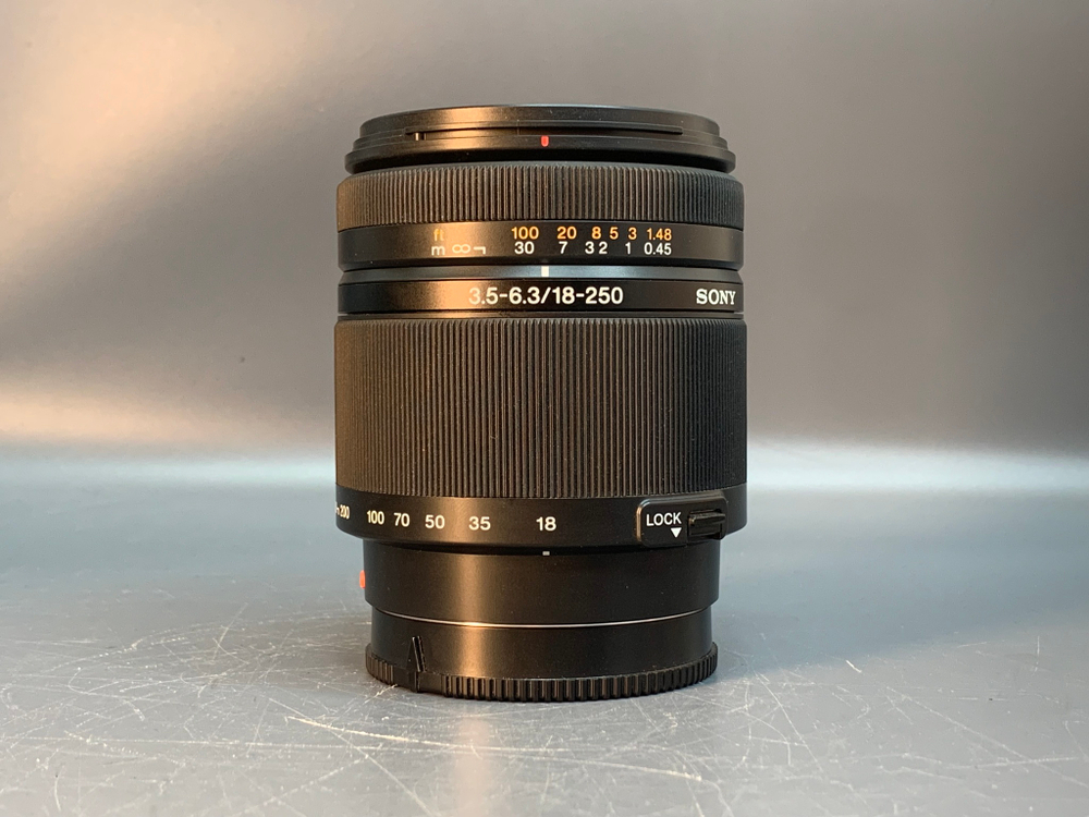 Sony DT 18-250mm f/3.5-6.3