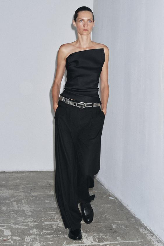 ZARA ШИРОКИЕ БРЮКИ С ЗАЩИПАМИ — ZW COLLECTION, ЧЕРНЫЙ