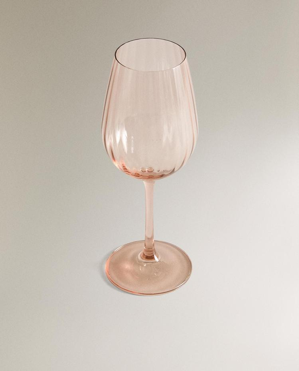 ZARA HOME БОКАЛ ДЛЯ ВИНА ИЗ КРИСТАЛИНА С ОПТИЧЕСКИМ ЭФФЕКТОМ, РОЗОВЫЙ