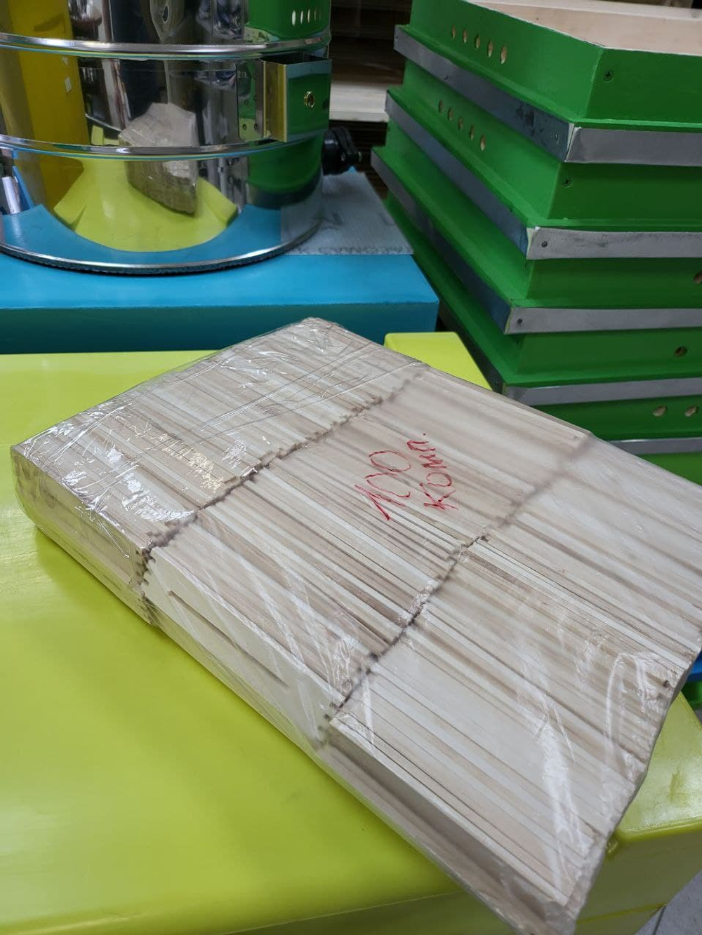 Рамка 100×110×25 магазинная для секционного меда (шип, липа)