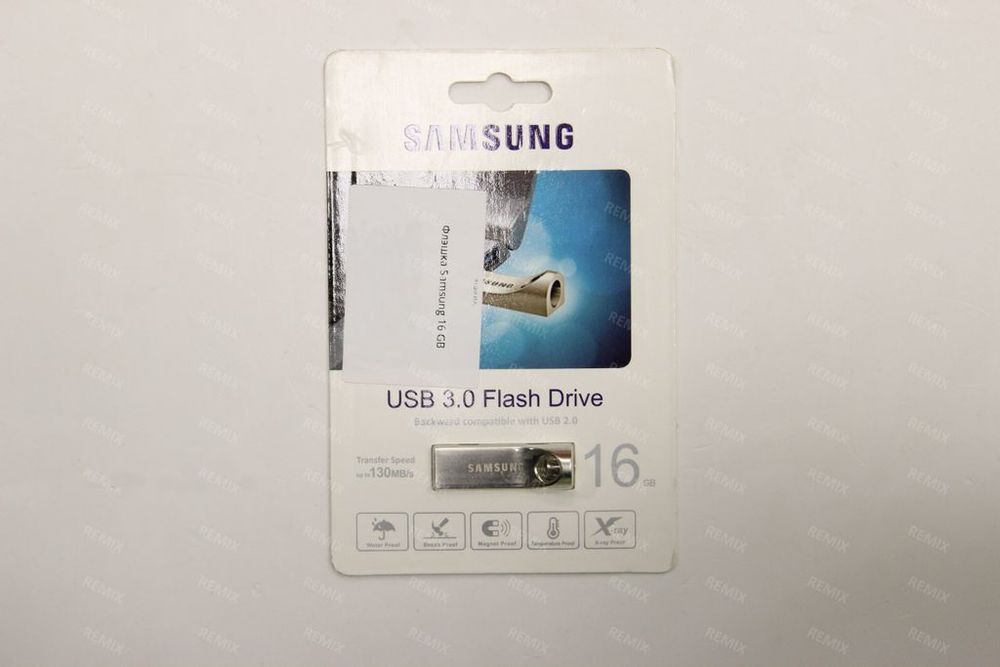 Флэшка Samsung 16 GB