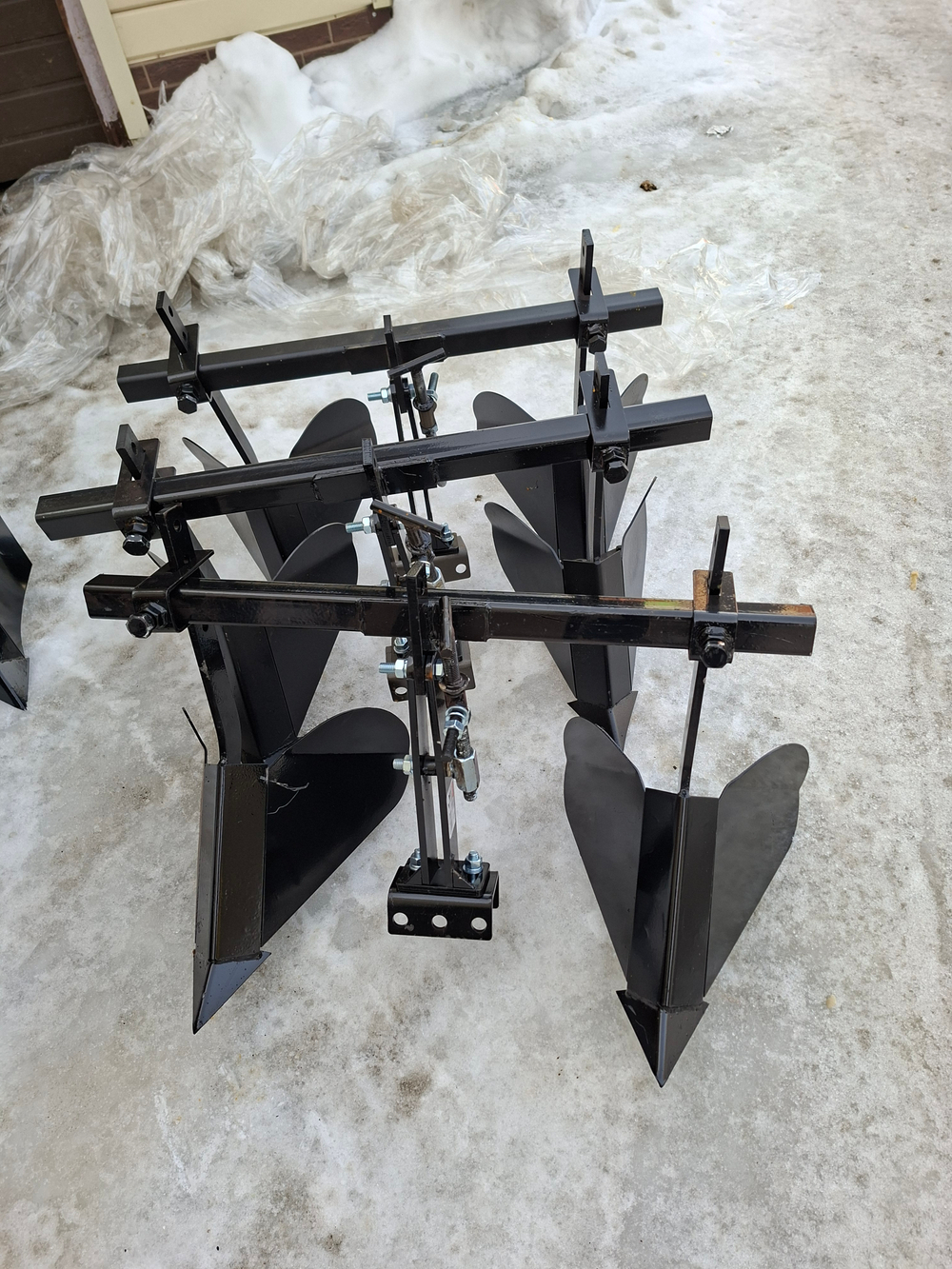 Окучник Forza 2-х рядный большой, на траверсе с регулируемыми однорядными окучниками со сцепкой.