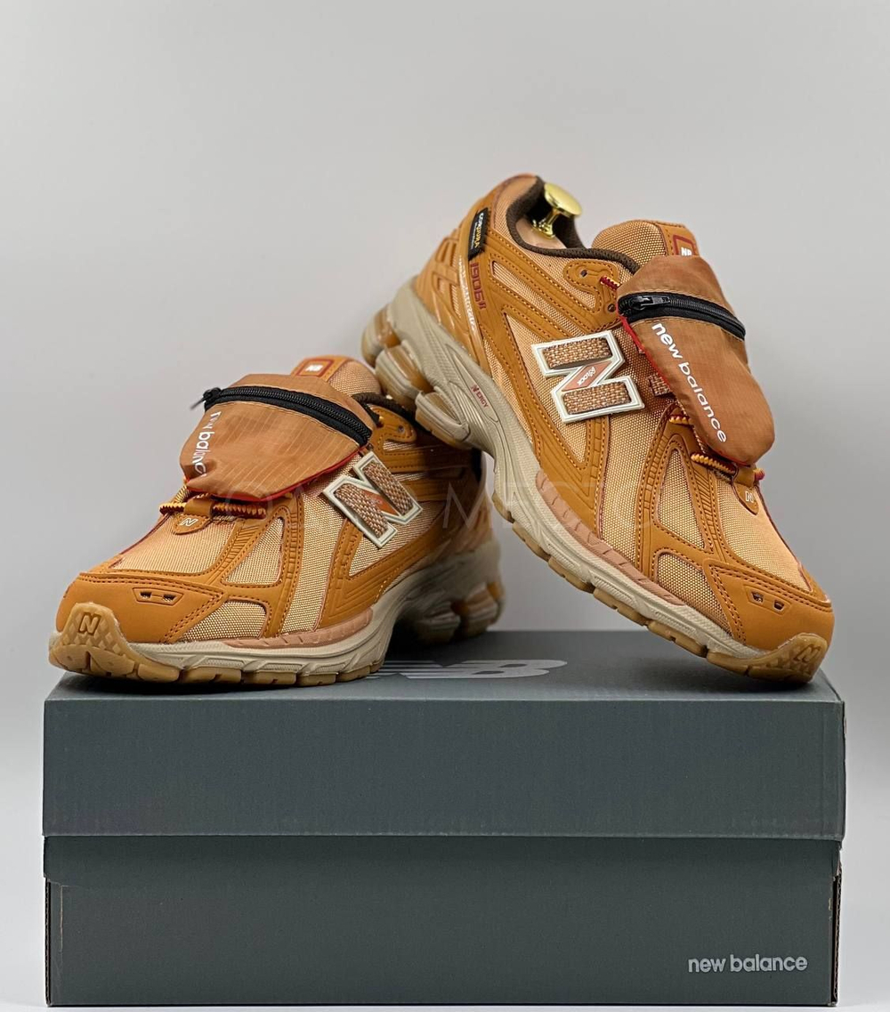 New Balance 2002R